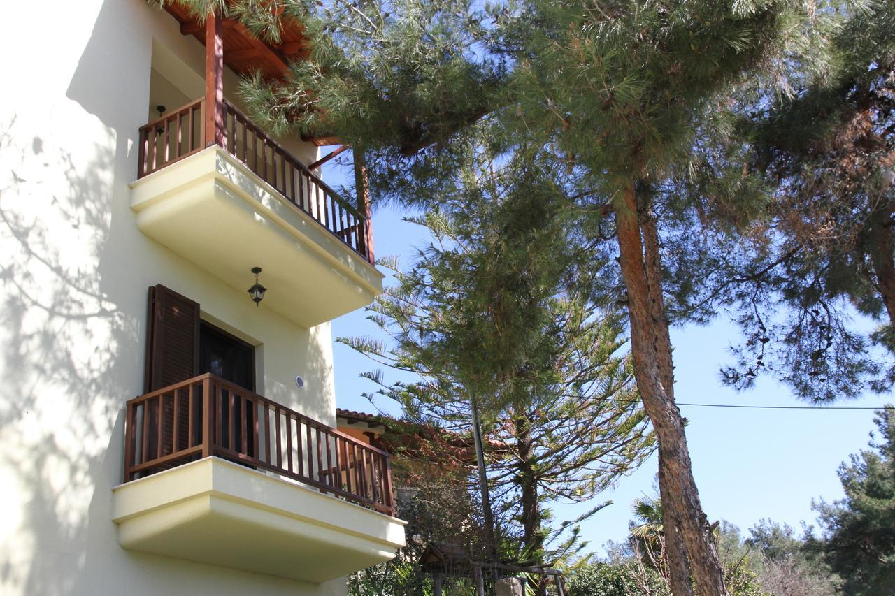 Tavani Villas Nea Roda Luaran gambar