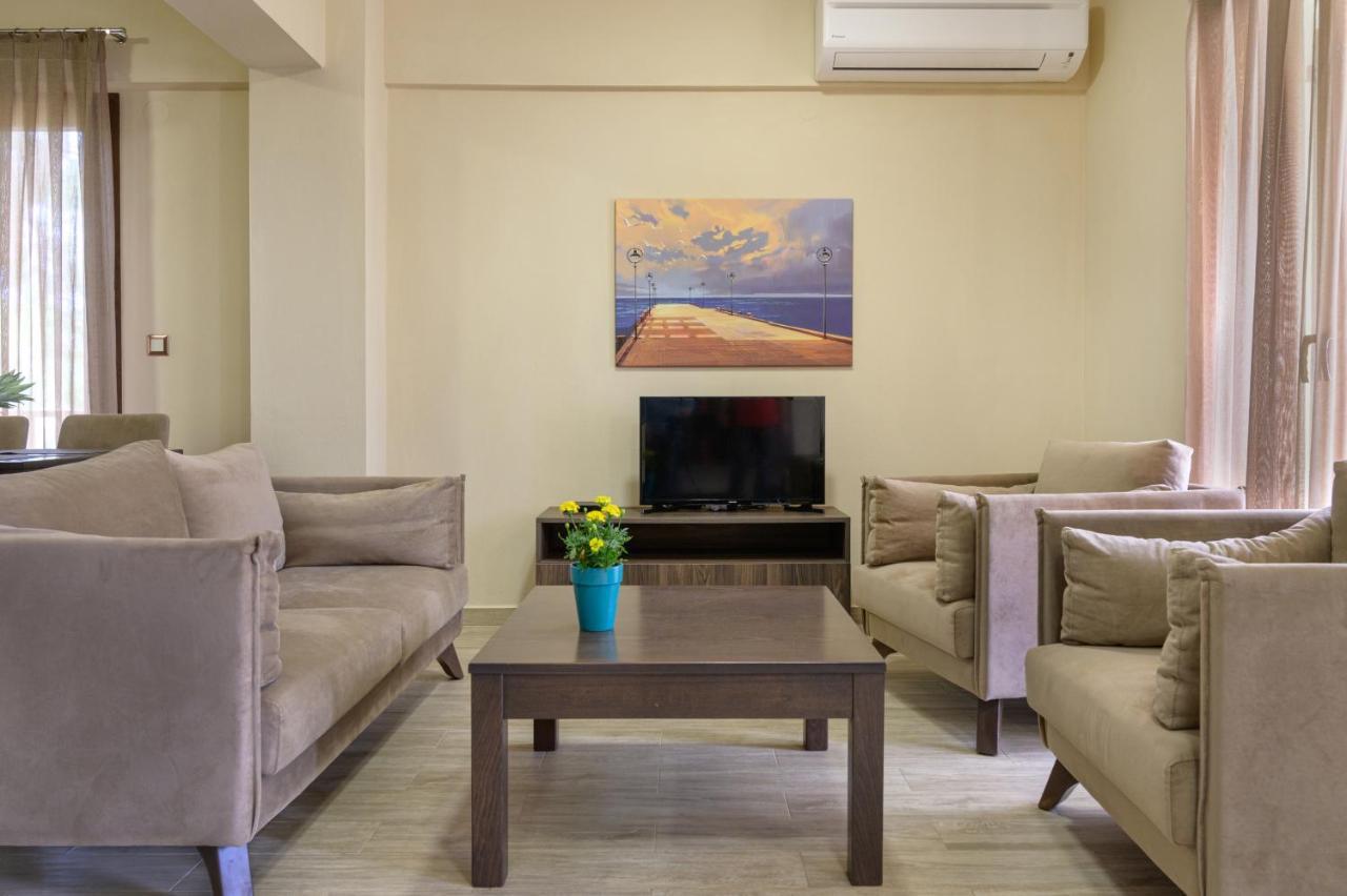 Tavani Villas Nea Roda Luaran gambar