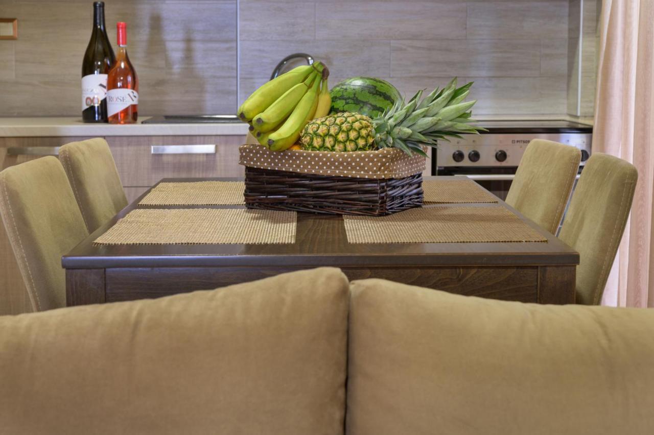 Tavani Villas Nea Roda Luaran gambar