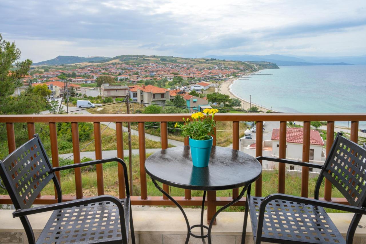 Tavani Villas Nea Roda Luaran gambar