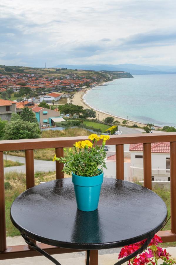Tavani Villas Nea Roda Luaran gambar