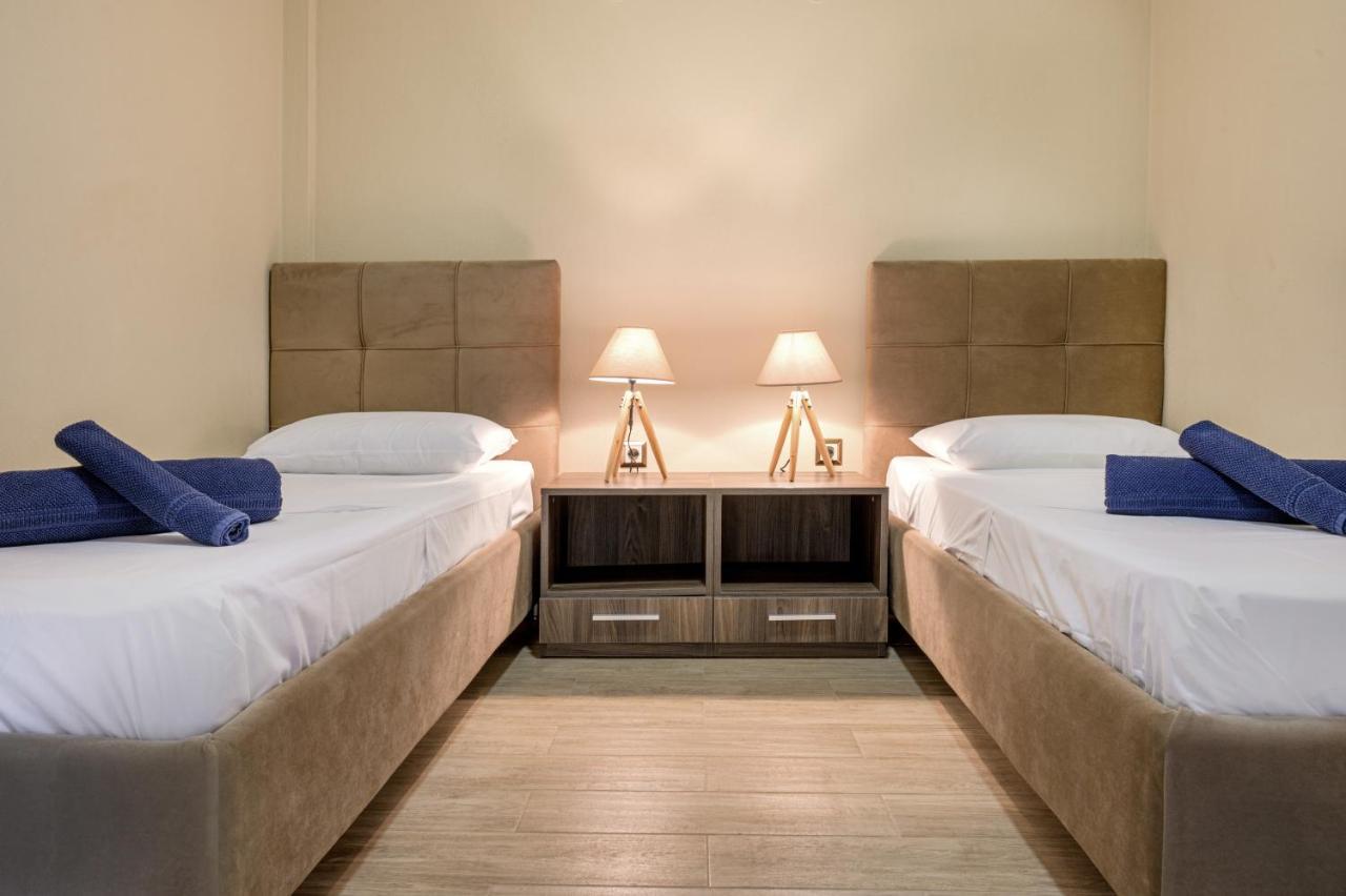 Tavani Villas Nea Roda Luaran gambar