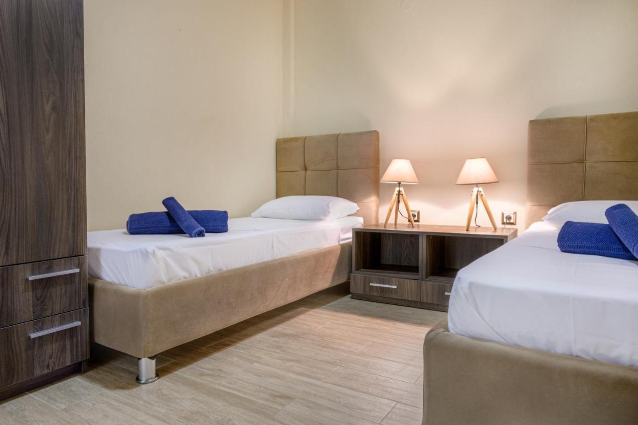 Tavani Villas Nea Roda Luaran gambar